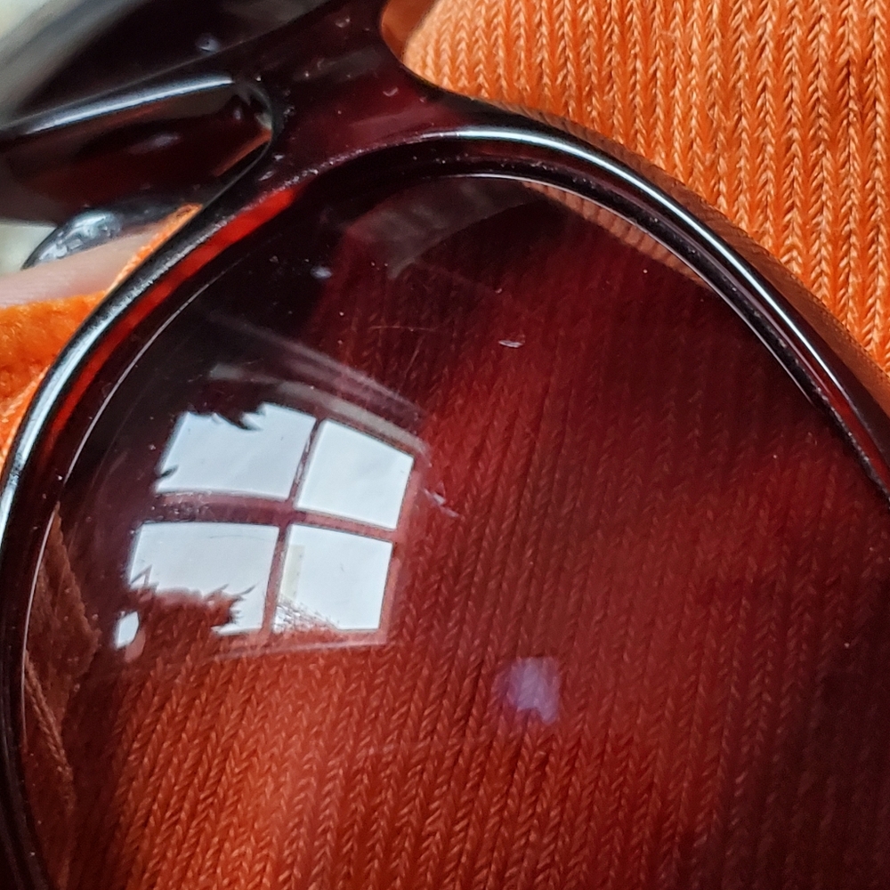 GUCCI OG Sunglasses - Picture 6 of 7